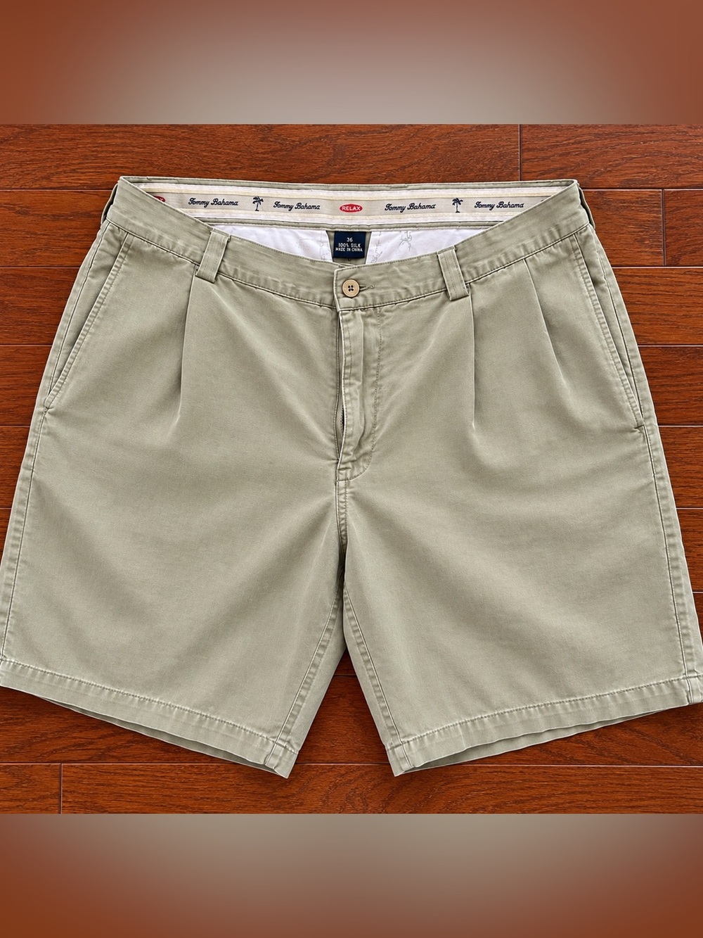 Vintage Tommy Bahama Men’s Shorts – Size 36